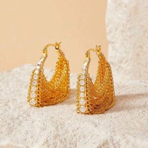 Elegant Gold Hoop Earrings